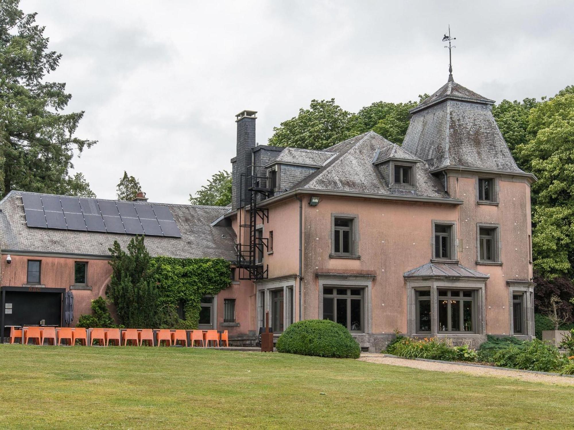 Вилла Luxurious Castle With Hot Tub In The Belgian Jamoigne Экстерьер фото