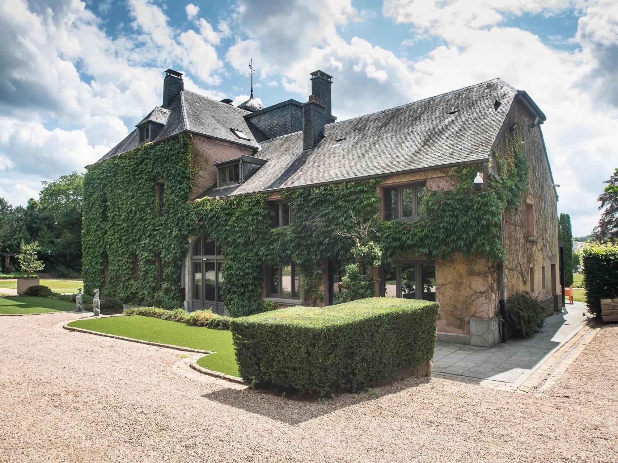 Вилла Luxurious Castle With Hot Tub In The Belgian Jamoigne Экстерьер фото