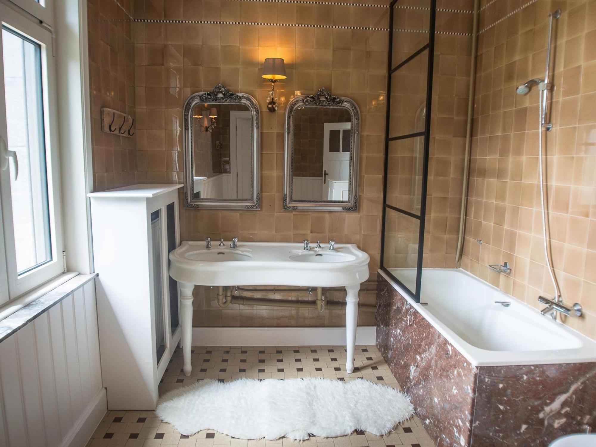 Вилла Luxurious Castle With Hot Tub In The Belgian Jamoigne Экстерьер фото