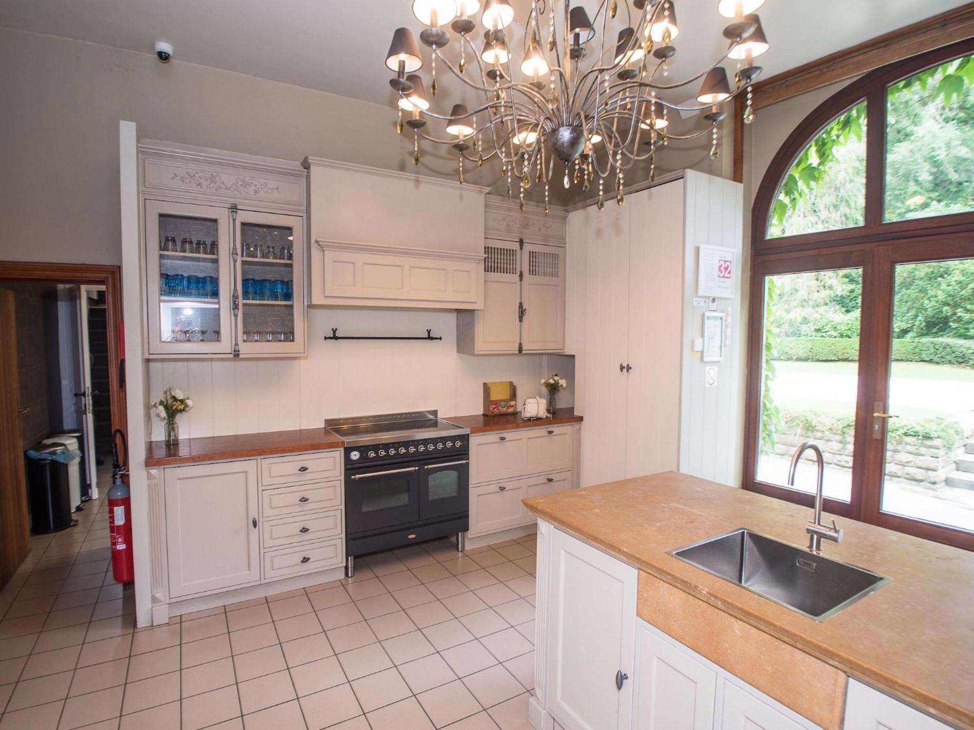 Вилла Luxurious Castle With Hot Tub In The Belgian Jamoigne Экстерьер фото