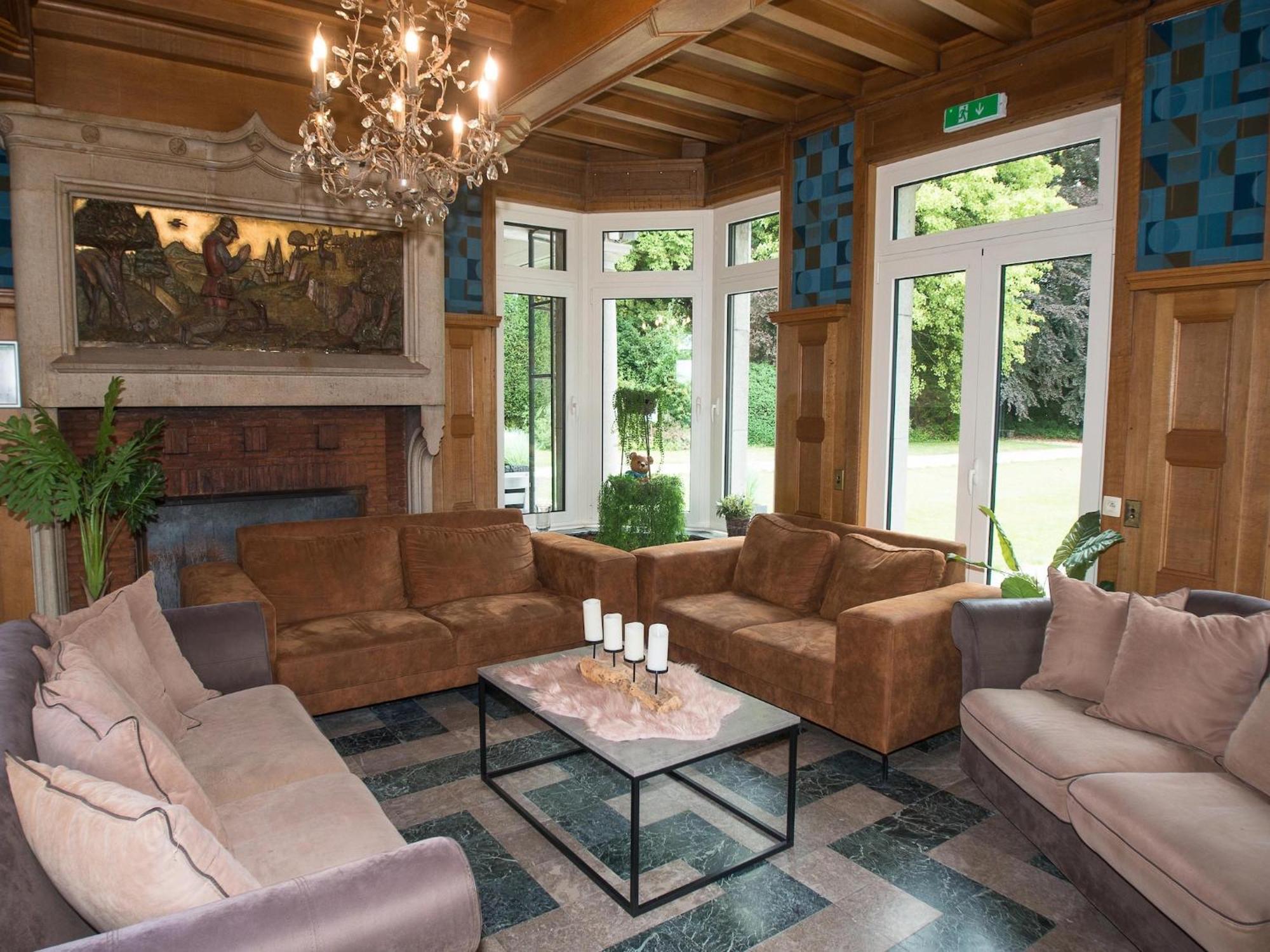 Вилла Luxurious Castle With Hot Tub In The Belgian Jamoigne Экстерьер фото