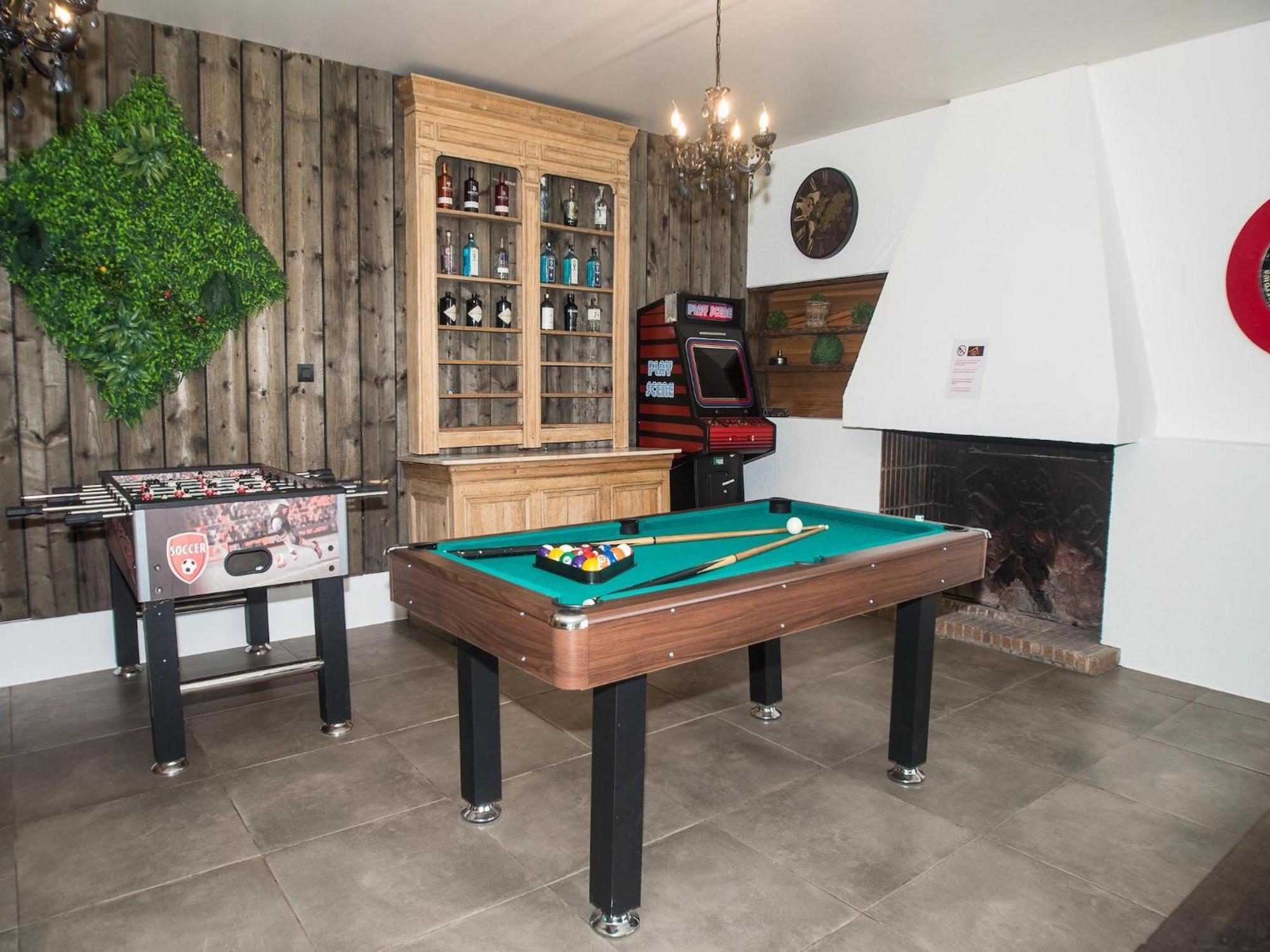 Вилла Luxurious Castle With Hot Tub In The Belgian Jamoigne Экстерьер фото