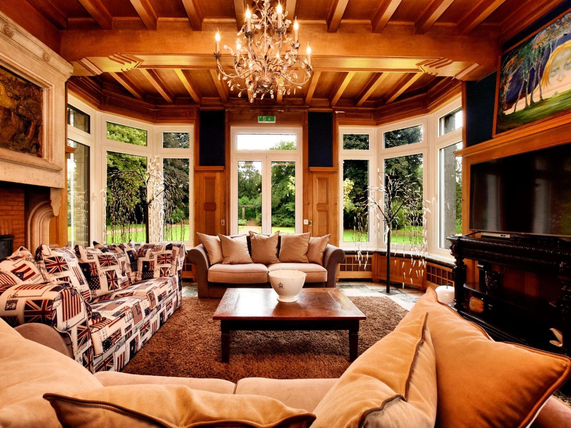 Вилла Luxurious Castle With Hot Tub In The Belgian Jamoigne Экстерьер фото