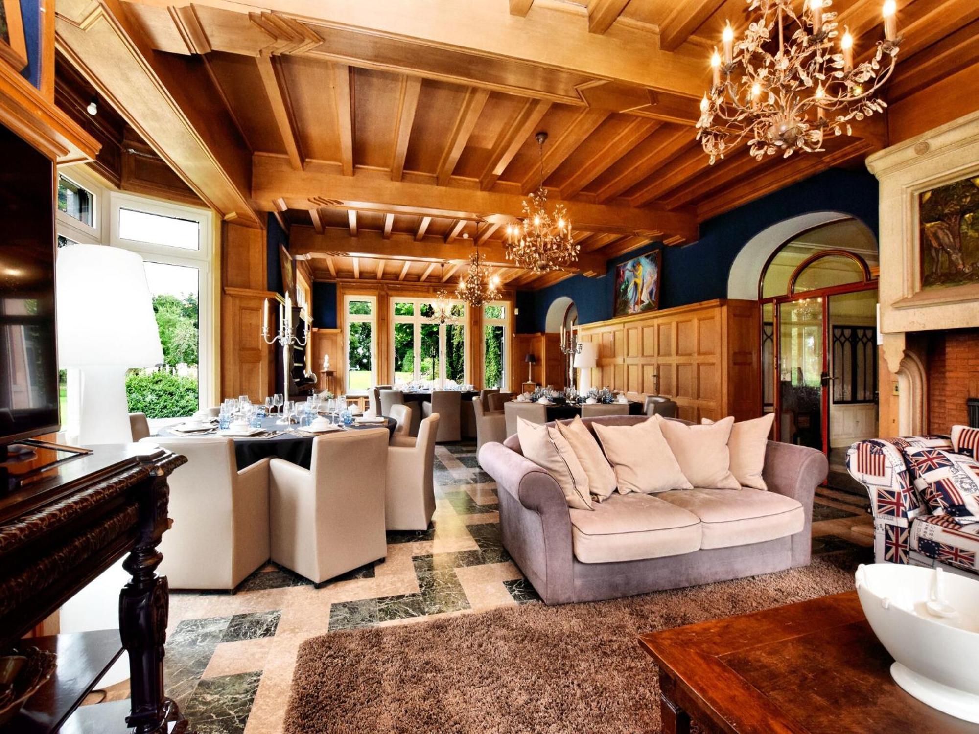 Вилла Luxurious Castle With Hot Tub In The Belgian Jamoigne Экстерьер фото
